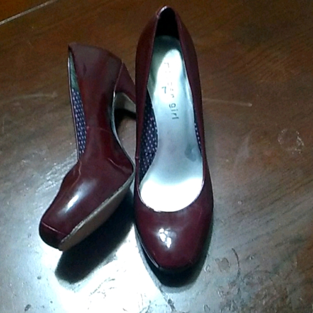 Pumps - Picture 2 of 2